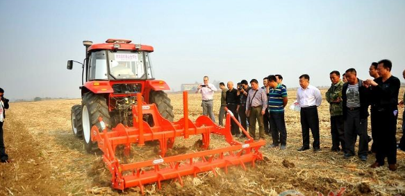 新疆昌吉地区农机深松整地技术及推广措施
